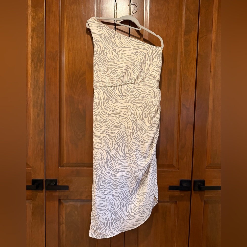 Gilli One-Shoulder Zebra Print Dress